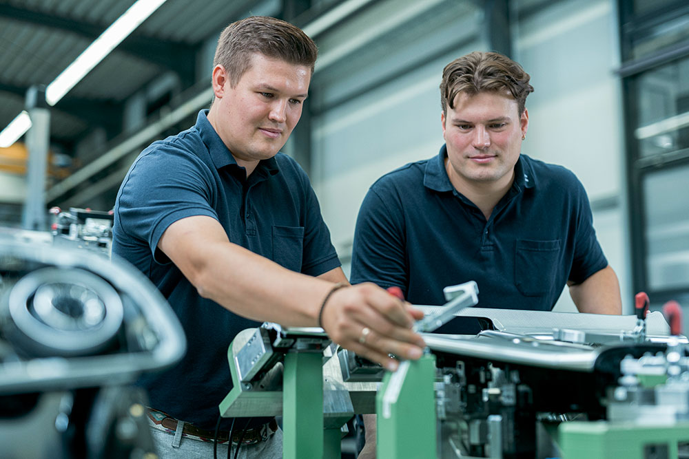 Weischer arbeitet mit klar definierten Strukturen und technischer Präzision, die nachvollziehbare Entscheidungen ermöglichen. Transparente Prozesse und eindeutige Vorgaben schaffen Sicherheit und Vertrauen in jeder Projektphase
